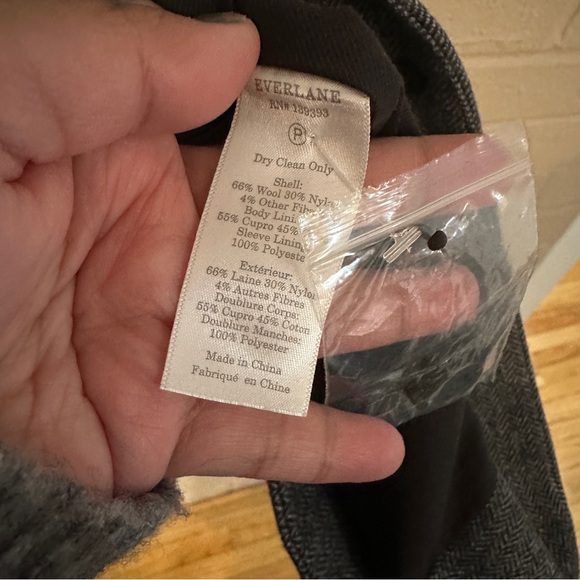 EVERLANE oversized blazer in wool grey herringbone - Picture 7 of 9